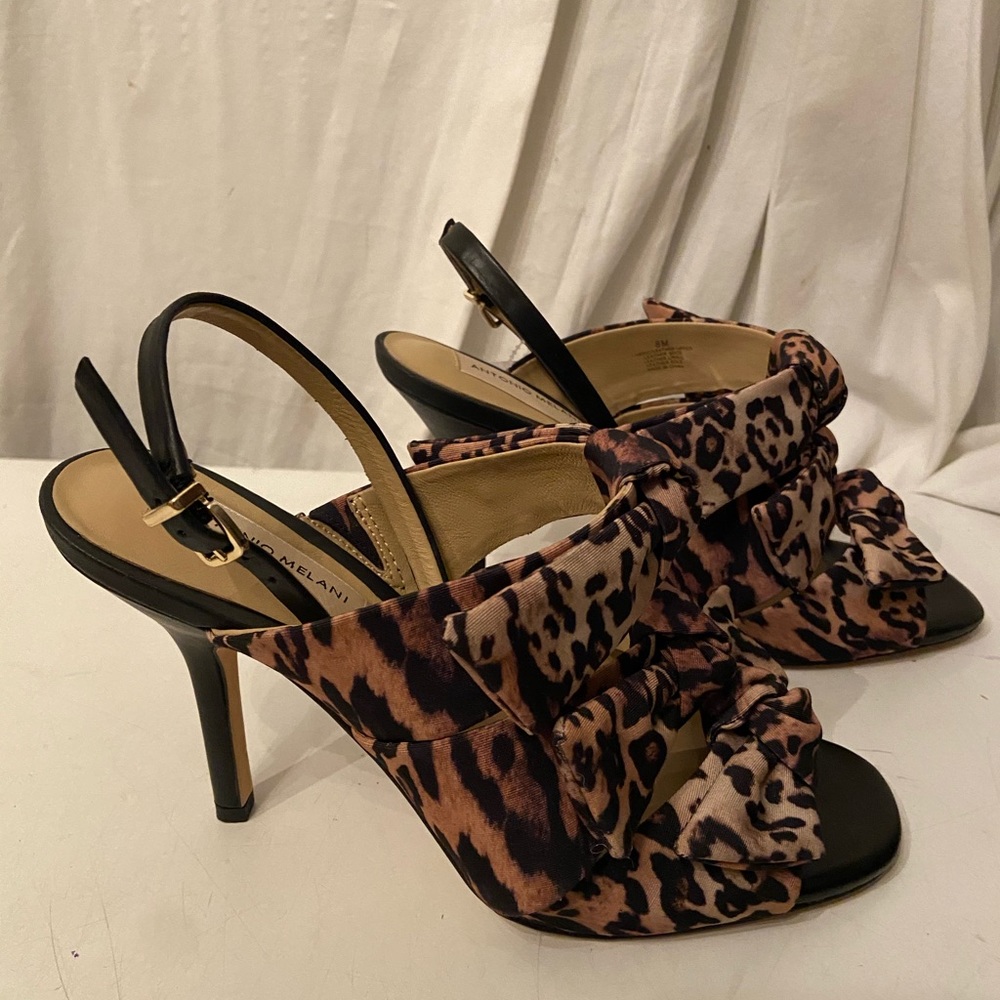 Antonio Melani leopard print heels size 8 NWT
